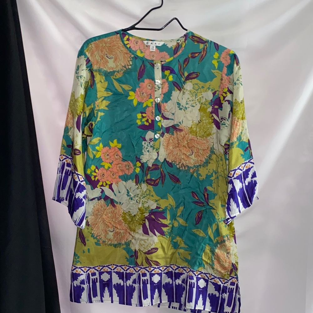 CAbi Teal and Purple Floral Tunic100% Silk WOsize XS SIDE SLITS 3/4 button front